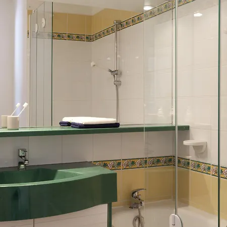 Hotel Pierre & Vacances Royal Park 3*